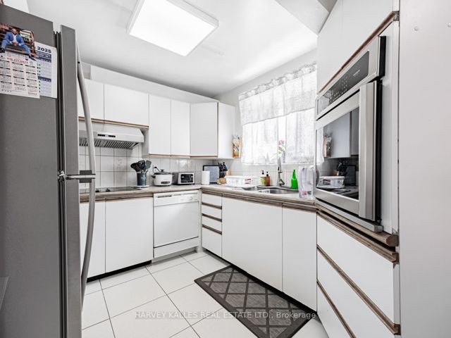 278 - 55 Collinsgrove Rd