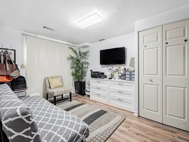 278 - 55 Collinsgrove Rd