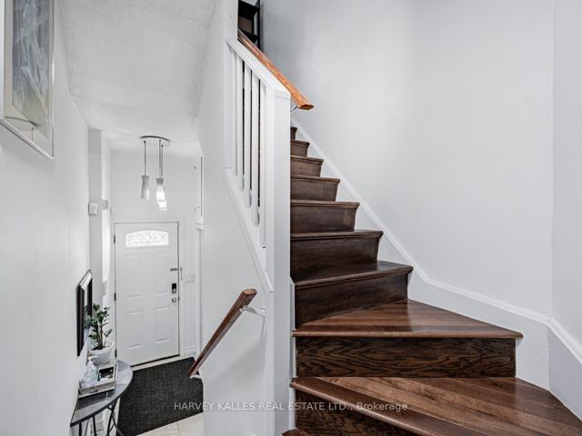 278 - 55 Collinsgrove Rd