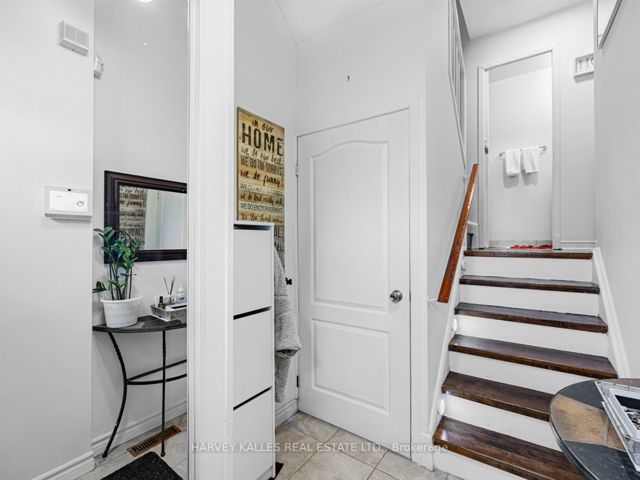 278 - 55 Collinsgrove Rd