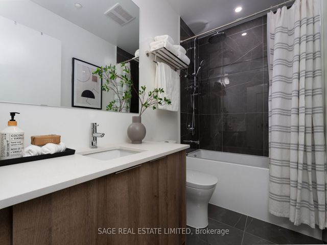 405 - 495 Logan Ave