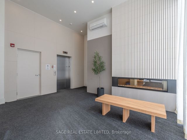 405 - 495 Logan Ave