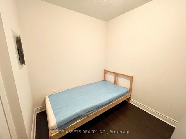 910 - 60 Brian Harrison Way