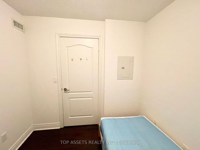 910 - 60 Brian Harrison Way