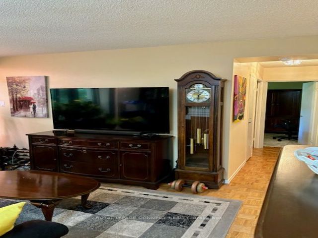 5-213 - 50 Old Kingston Rd