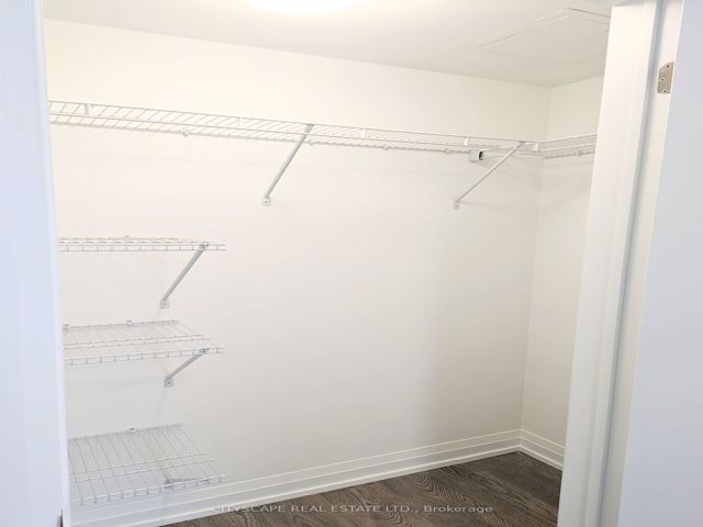 1705 - 286 Main St