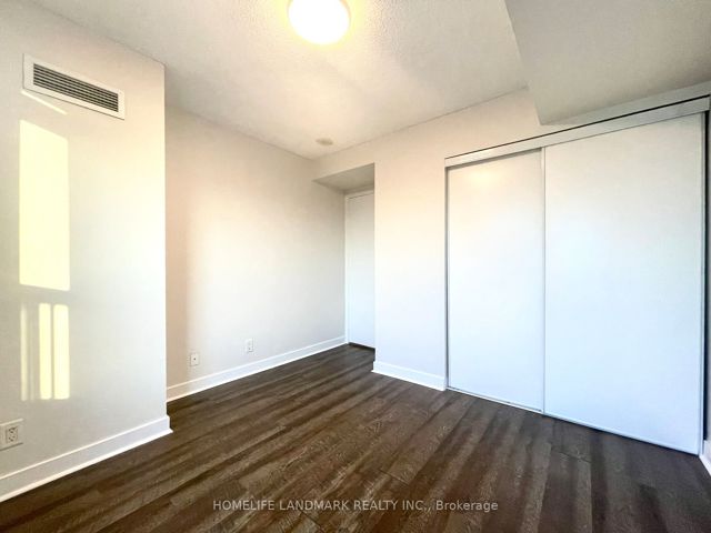 1502 - 38 Lee Centre Dr