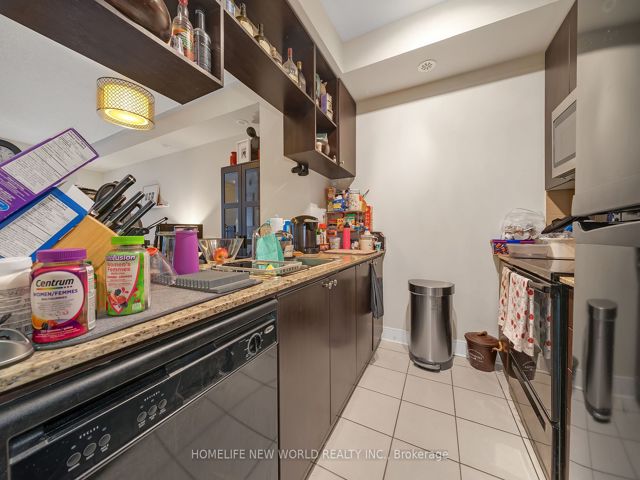 14 - 310 Village Green Sq