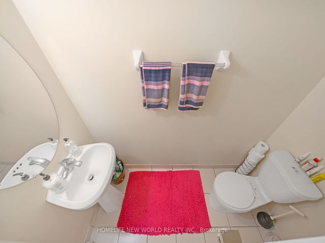 14 - 310 Village Green Sq