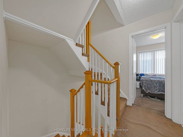 14 - 310 Village Green Sq