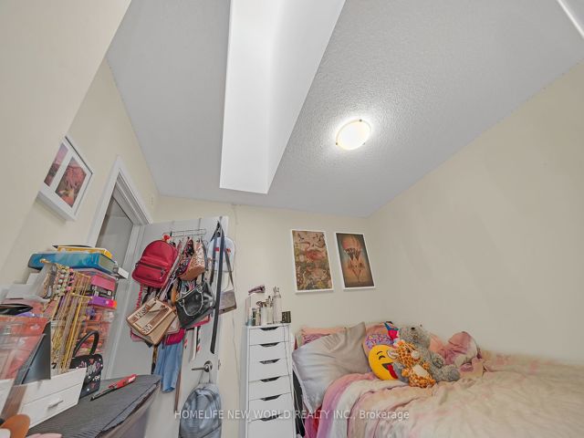 14 - 310 Village Green Sq