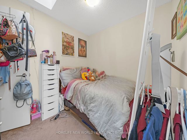 14 - 310 Village Green Sq