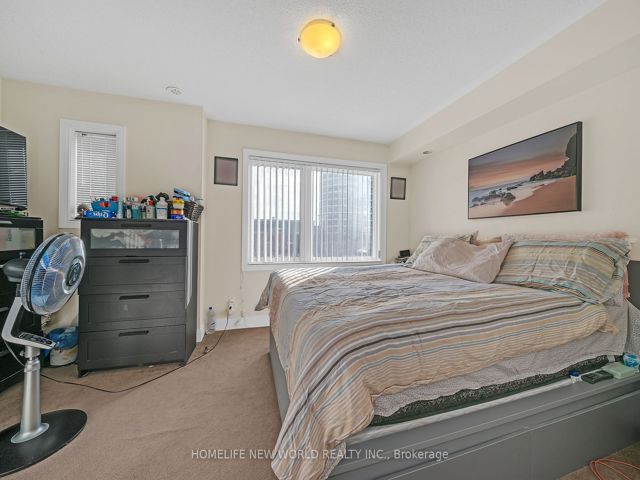 14 - 310 Village Green Sq