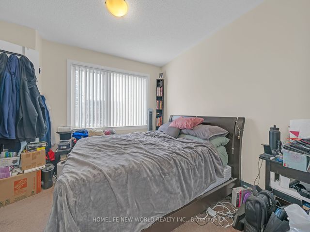 14 - 310 Village Green Sq