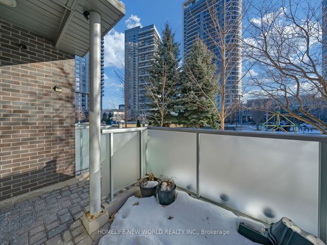 14 - 310 Village Green Sq