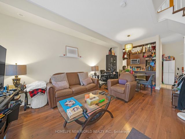 14 - 310 Village Green Sq