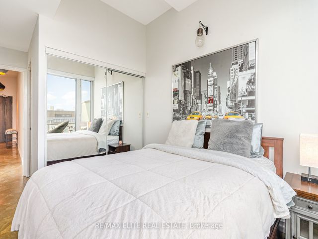 412 - 201 Carlaw Ave E