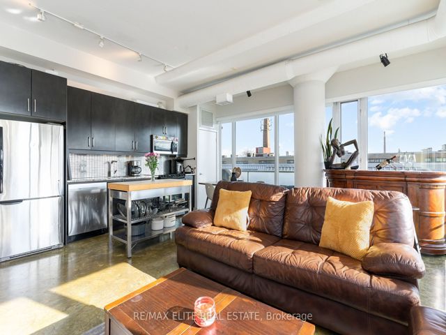 412 - 201 Carlaw Ave E