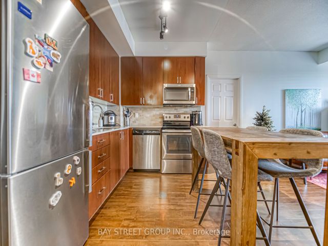 806 - 22 East Haven Dr