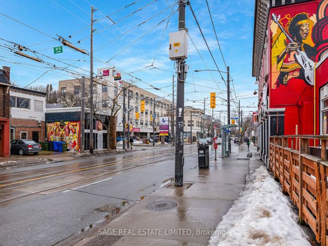 38 - 1209 Queen St E