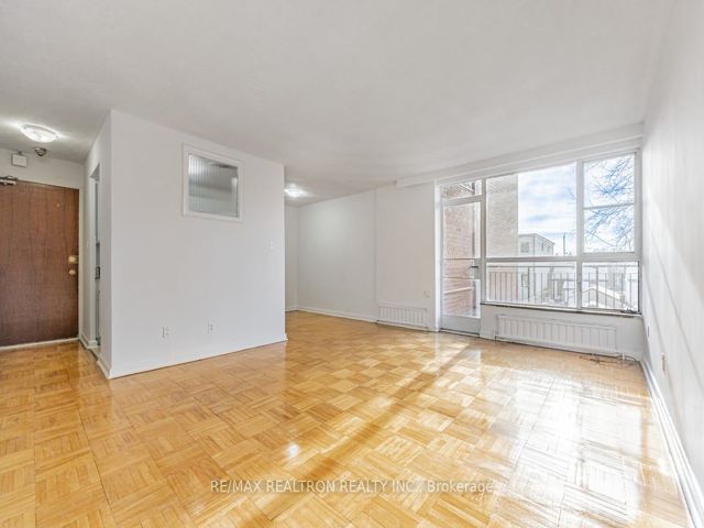 307 - 165 Cosburn Ave