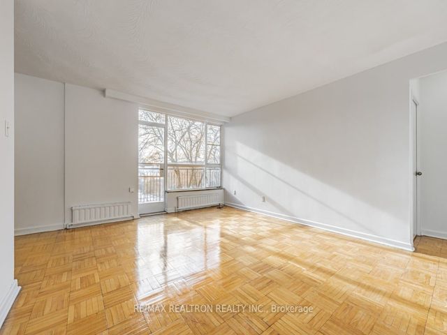 307 - 165 Cosburn Ave