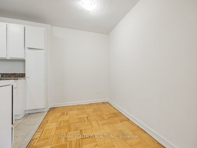 307 - 165 Cosburn Ave