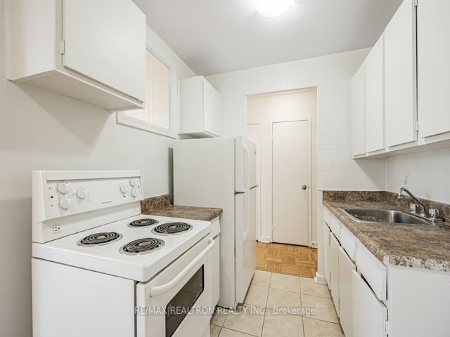 307 - 165 Cosburn Ave