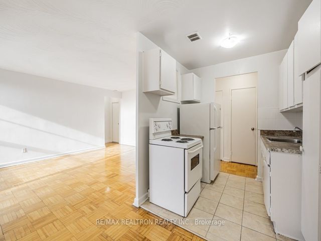 307 - 165 Cosburn Ave