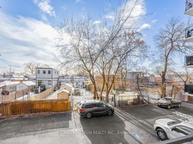 307 - 165 Cosburn Ave