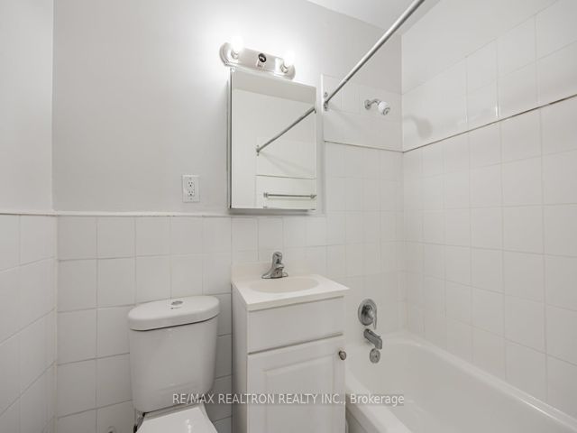 307 - 165 Cosburn Ave