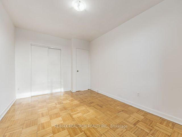 307 - 165 Cosburn Ave