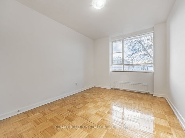 307 - 165 Cosburn Ave