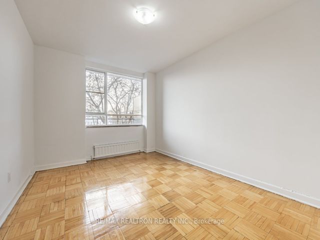 307 - 165 Cosburn Ave