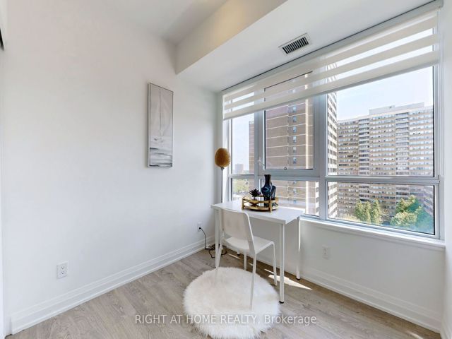 1012 - 286 Main St