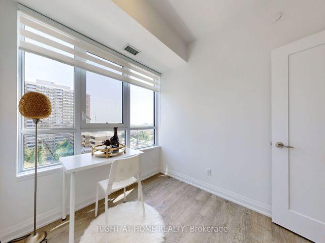 1012 - 286 Main St