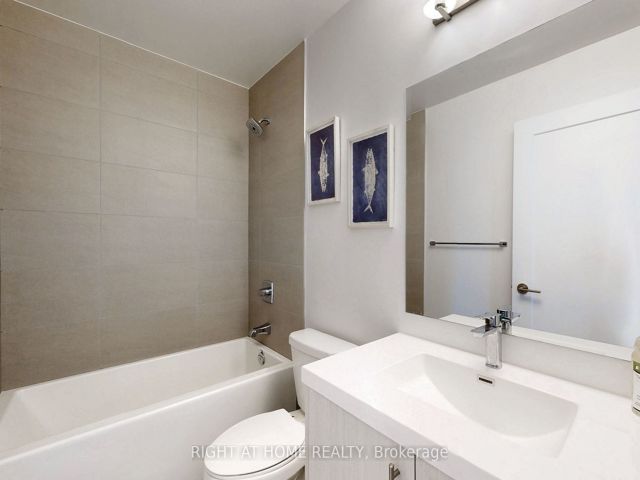 1012 - 286 Main St