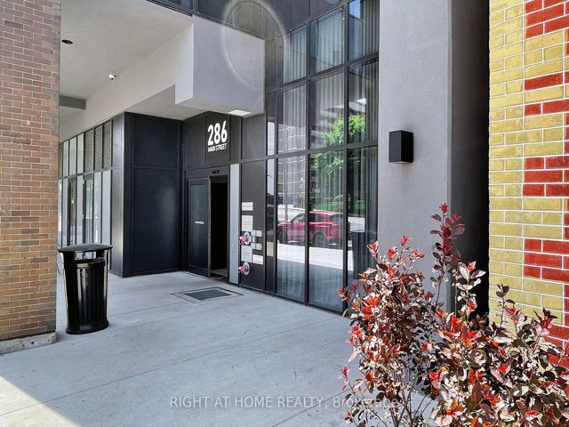 1012 - 286 Main St