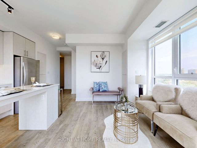 1012 - 286 Main St