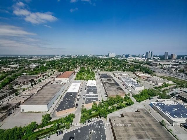 Ph20 - 181 Village Green Sq