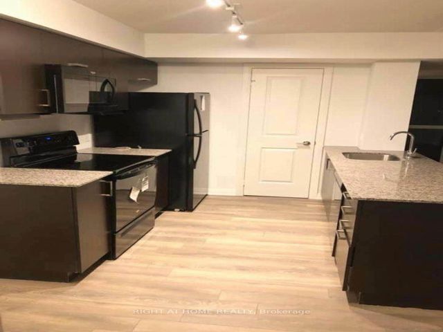 718 - 30 Meadowglen Pl