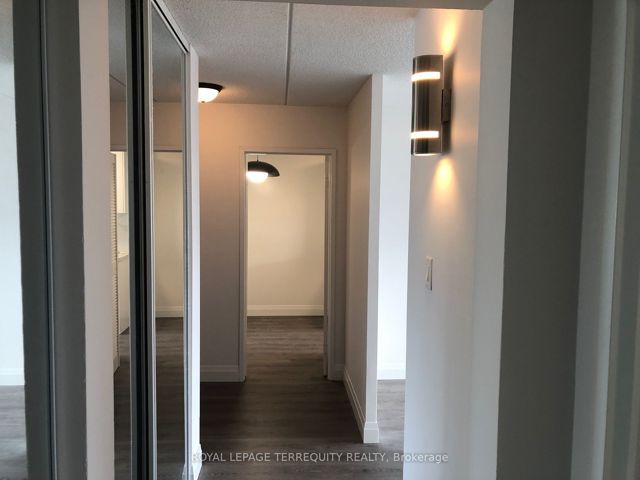 1005 - 2 Glamorgan Ave