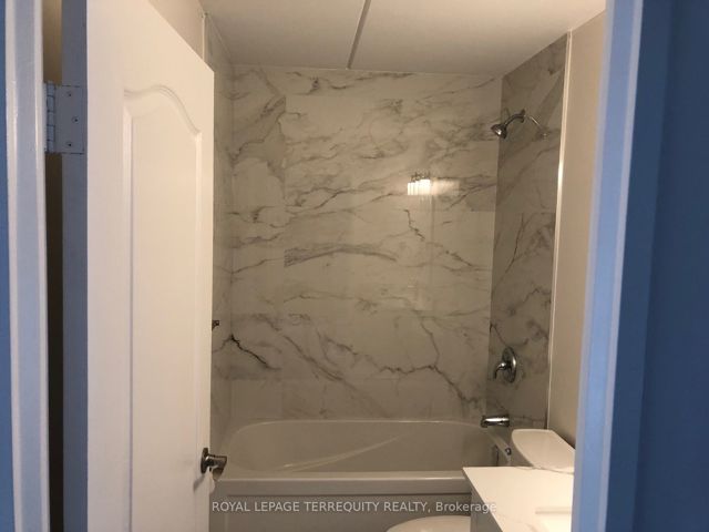 1005 - 2 Glamorgan Ave
