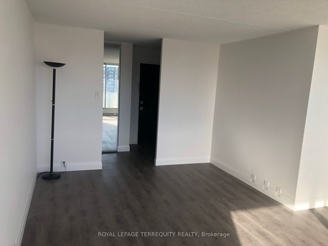 1005 - 2 Glamorgan Ave