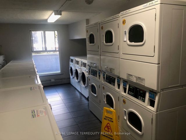 1005 - 2 Glamorgan Ave