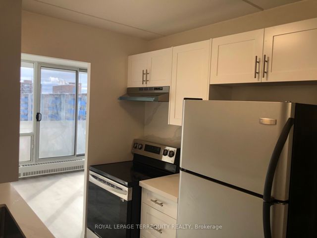 1005 - 2 Glamorgan Ave