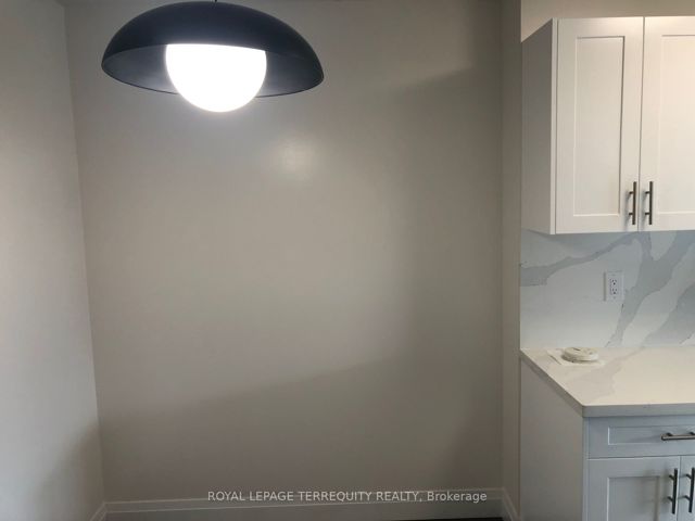 1005 - 2 Glamorgan Ave