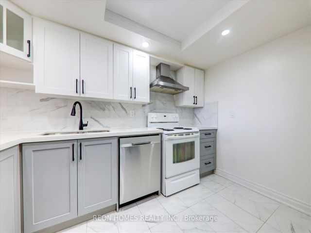 1610 - 2466 Eglinton Ave E