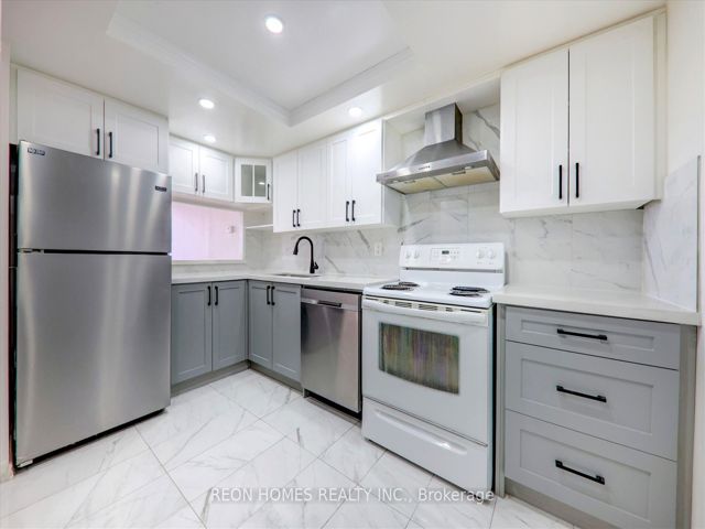 1610 - 2466 Eglinton Ave E