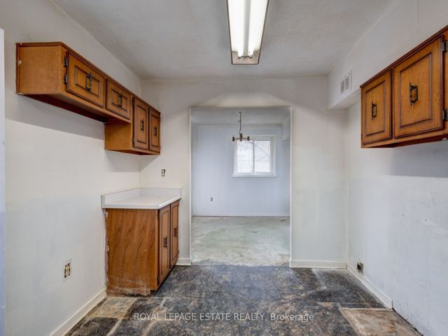 #15 - 110 Ling Rd